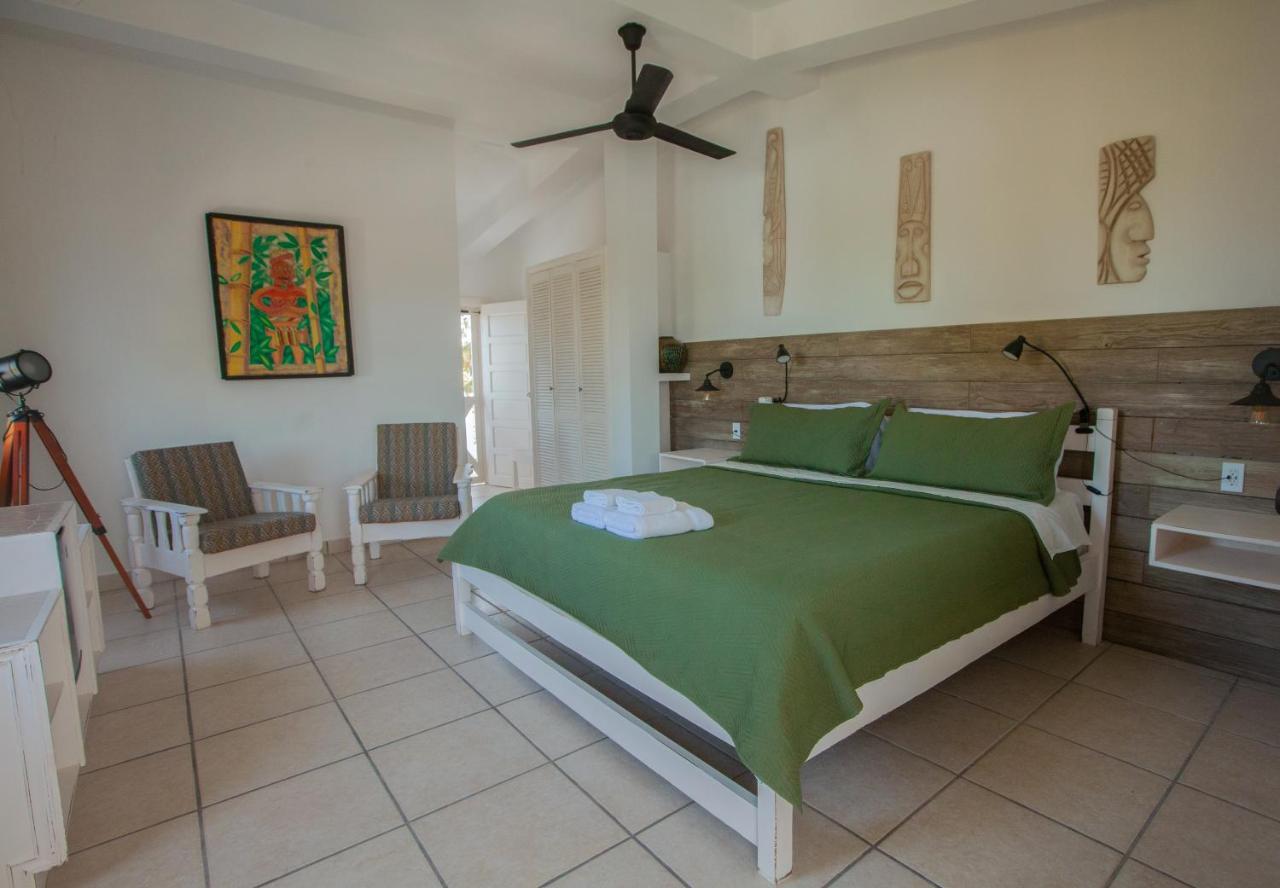 Treetops Hotel Caye Caulker Exterior photo