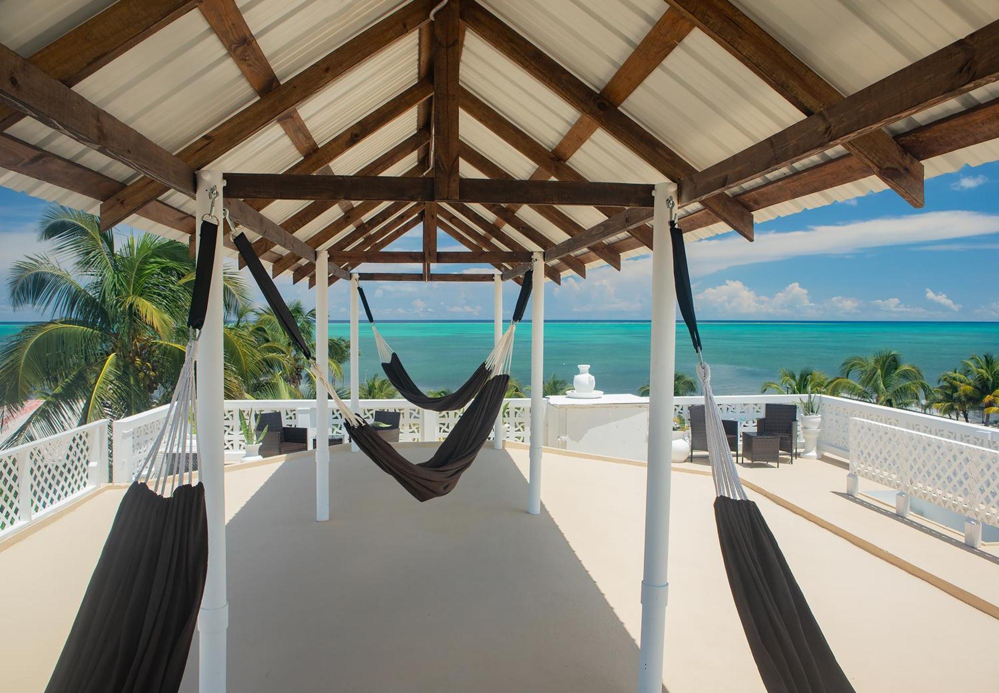 Treetops Hotel Caye Caulker Exterior photo