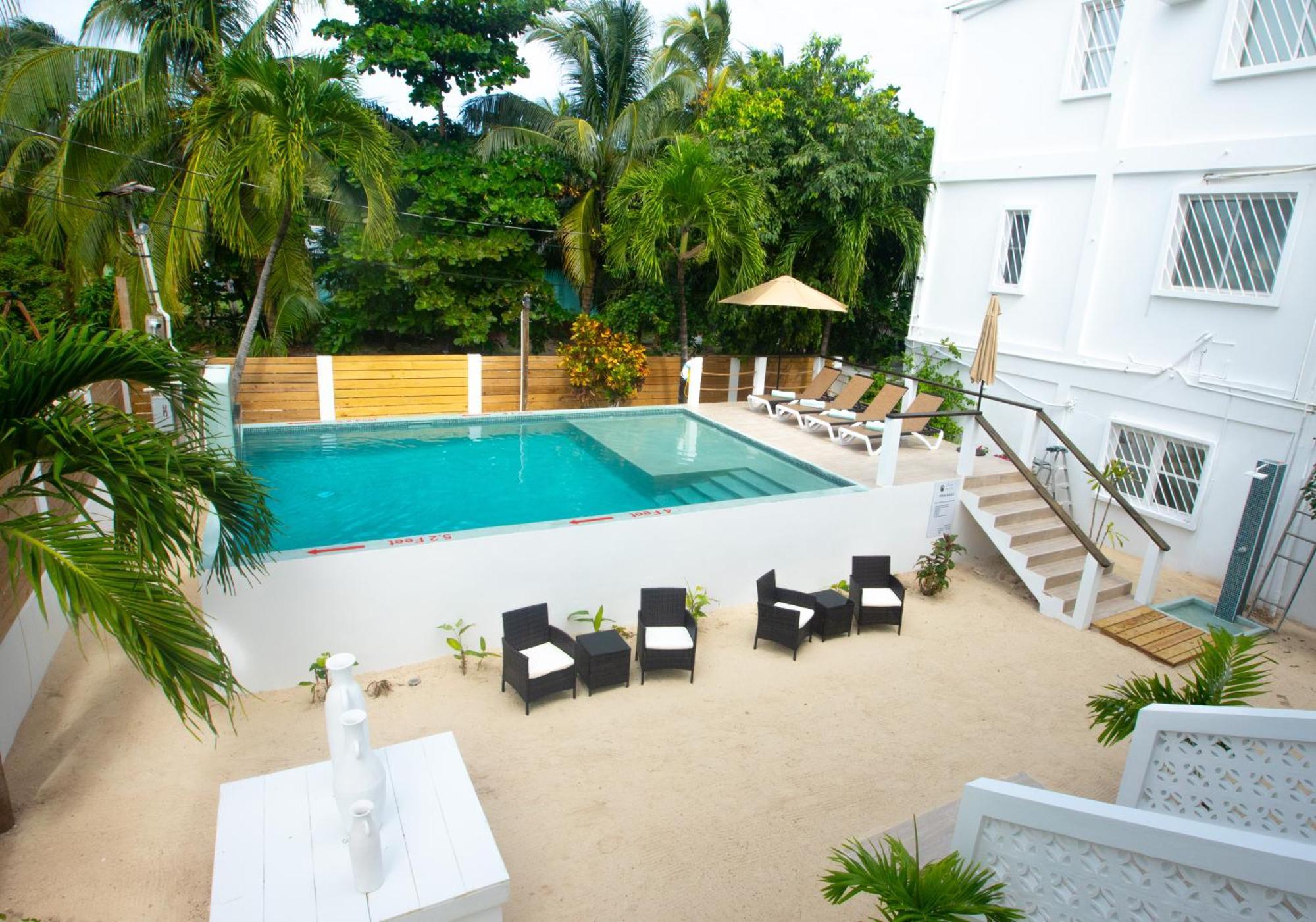 Treetops Hotel Caye Caulker Exterior photo