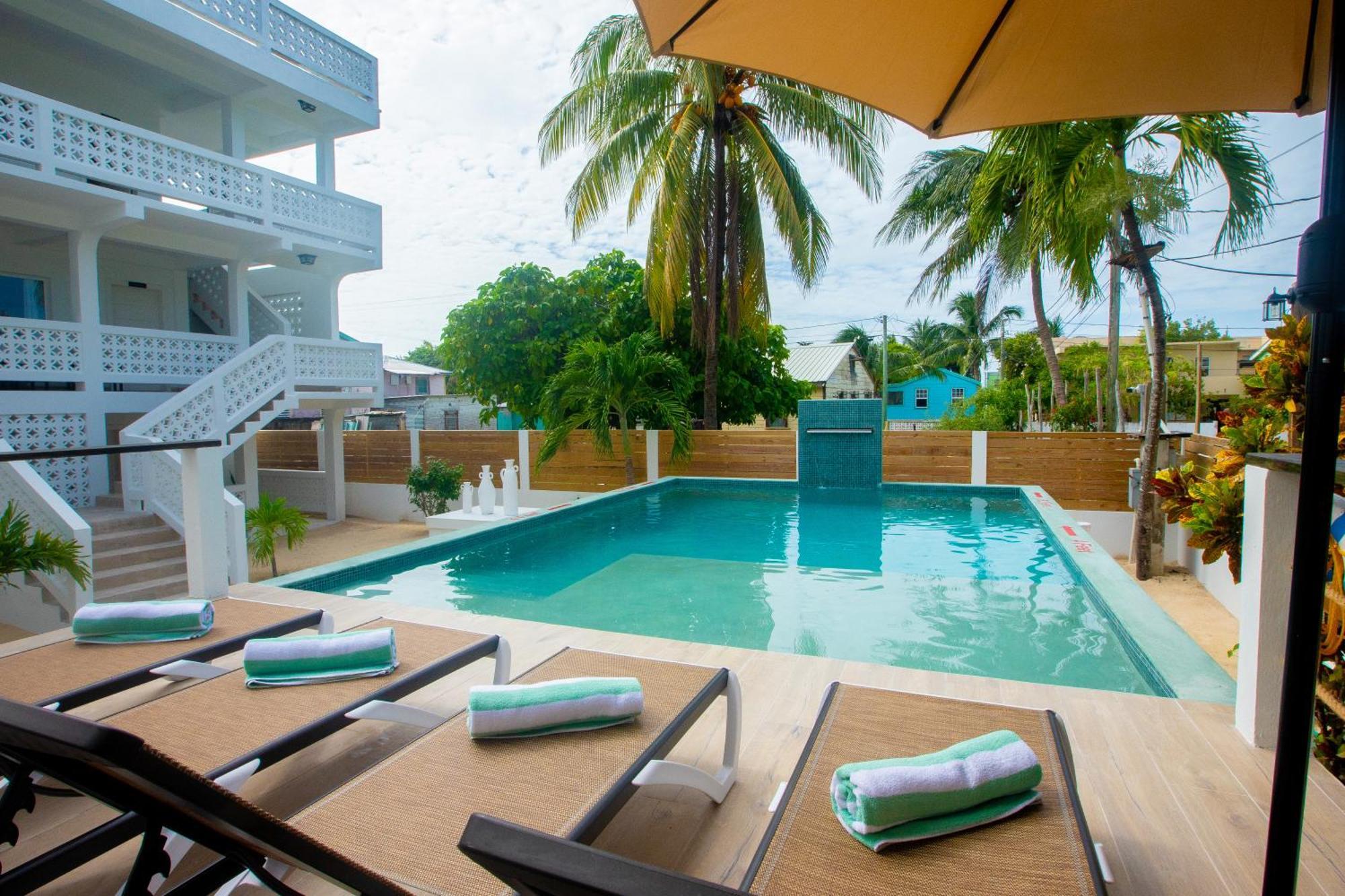 Treetops Hotel Caye Caulker Exterior photo
